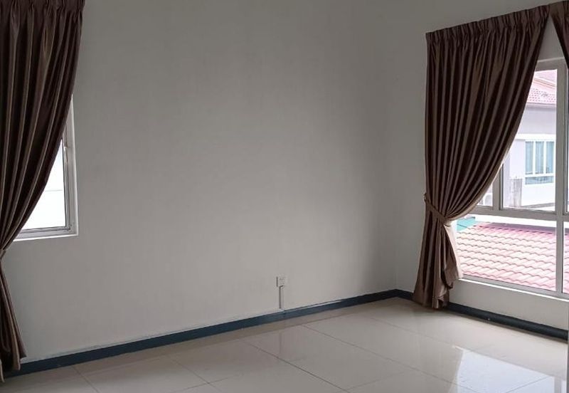 Villa Avenue @ Equine Park