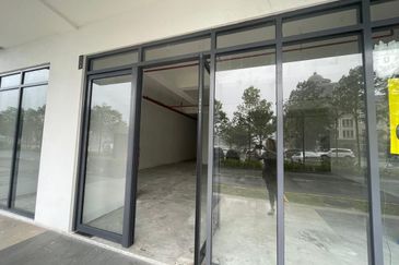 Gravit8 @ Klang South