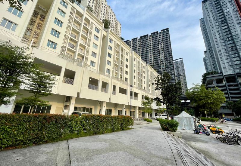 Gravit8 @ Klang South