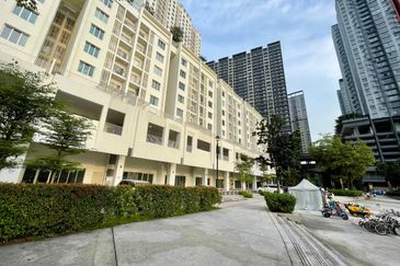 Gravit8 @ Klang South