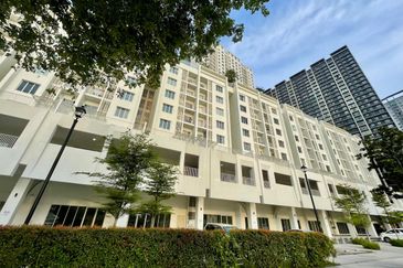 Gravit8 @ Klang South