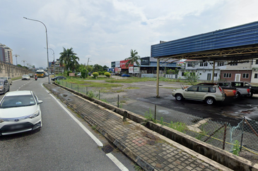 Persiaran Raja Muda Musa, Pelabuhan Klang