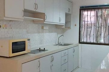 Taman Tampoi Indah II, Villa Ros