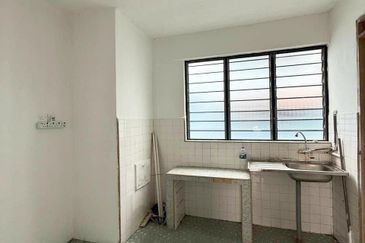 Flat Taman Ungku Tun Aminah