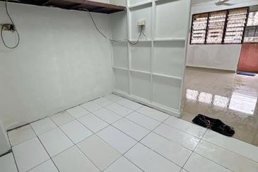 Flat Taman Ungku Tun Aminah