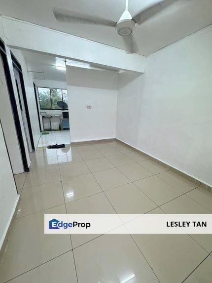 Flat Taman Ungku Tun Aminah Two Bedrooms, Johor, Johor Bahru