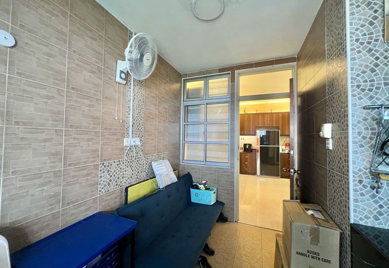 Jalan Indah 10 / Taman Bukit Indah / Double Storey Terrace House / Fully Renovated