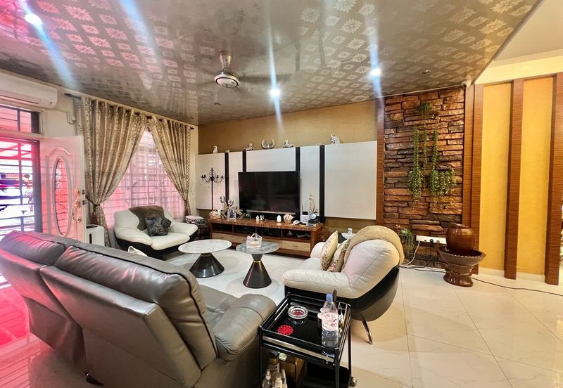 Jalan Indah 10 / Taman Bukit Indah / Double Storey Terrace House / Fully Renovated