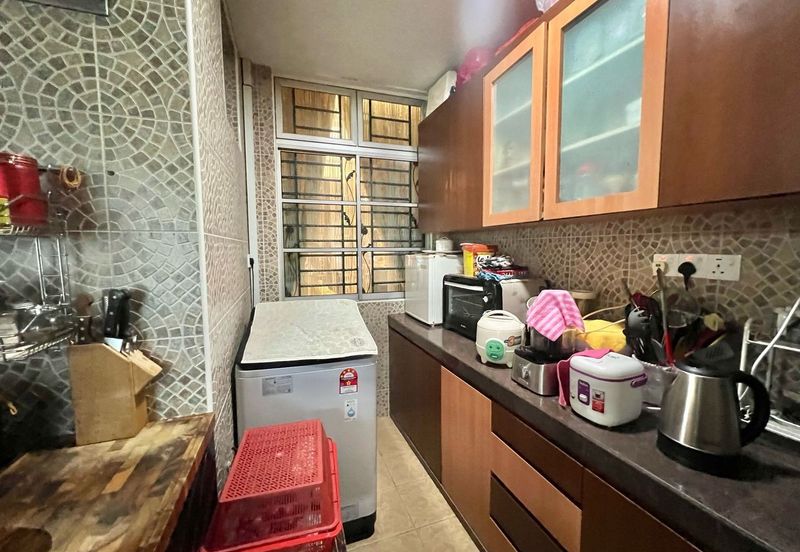 Jalan Indah 10 / Taman Bukit Indah / Double Storey Terrace House / Fully Renovated