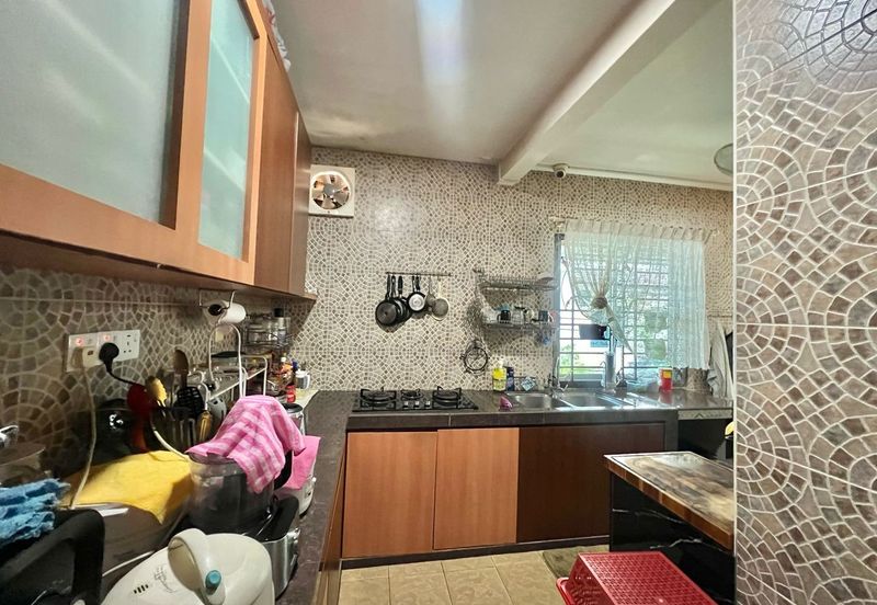 Jalan Indah 10 / Taman Bukit Indah / Double Storey Terrace House / Fully Renovated