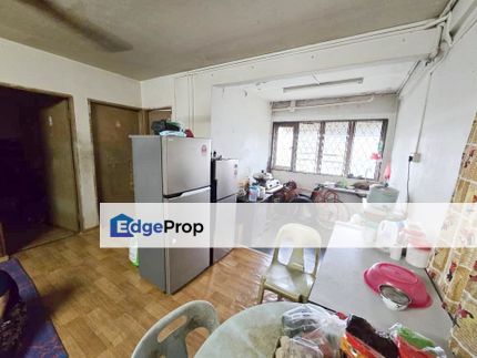 Bandar Selesa Jaya @ Jalan Silat Gayong, Skudai / Low Cost Flat / Ground Floor / Near Bus Stop, Johor, Skudai