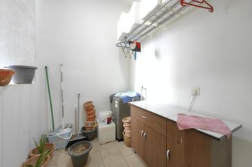 D'Summit Residences @ Kempas Utama