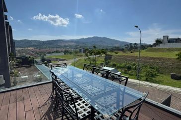 Cube On Hill ( Taman Bukit Pulai )