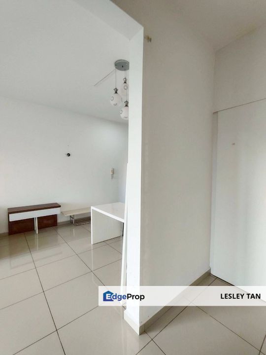 Seasons Luxury Apartments One Bedroom Partial Furnished, Johor, Johor Bahru