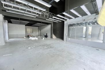 Pusat Perdagangan Danga Utama