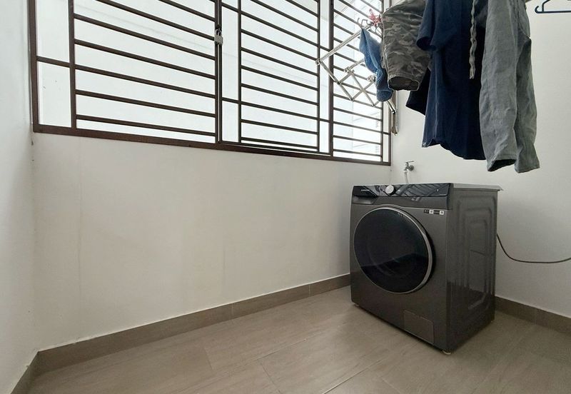 SKS Habitat Apartment, Larkin