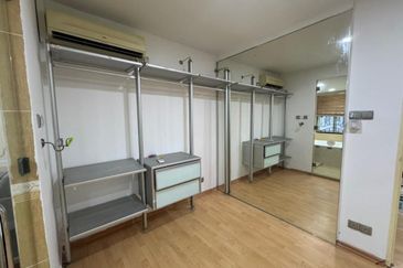 Bangunan Duta Impian (The Embassy Suites)