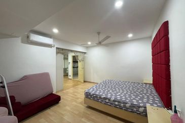 Bangunan Duta Impian (The Embassy Suites)