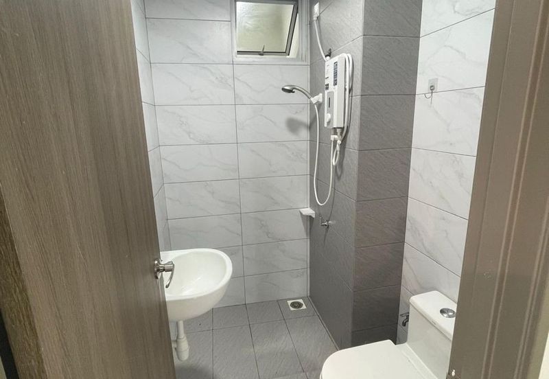 SKS Habitat Apartment, Larkin