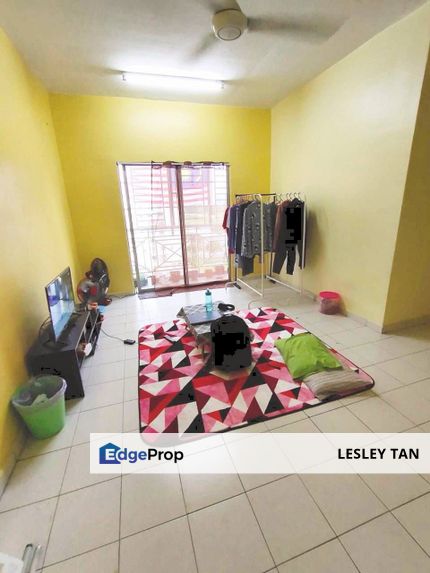 Larkin Idaman Apartment 3 Bedrooms Partial Furnished, Johor, Johor Bahru