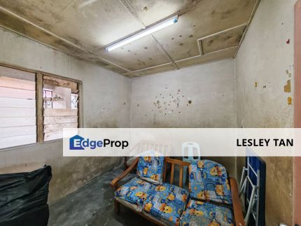 Flat Taman Ungku Tun Aminah / 2 Bedrooms, Johor, Johor Bahru