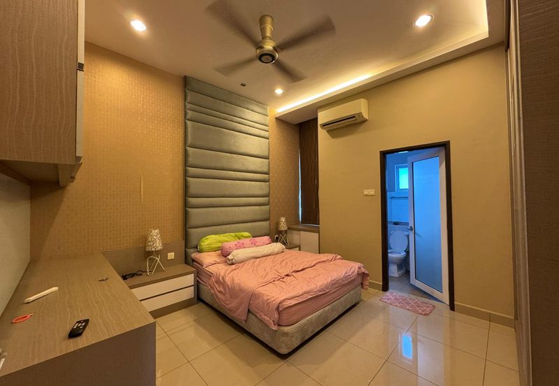 Horizon Hills Superlink Terrace House Corner Lot Fully Renovated Fully Furnished