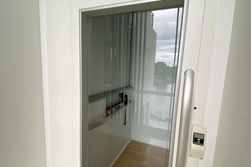 Emerald Bay @ Puteri harbour