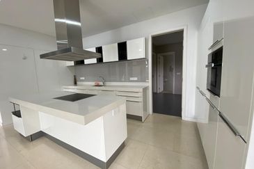 Emerald Bay @ Puteri harbour