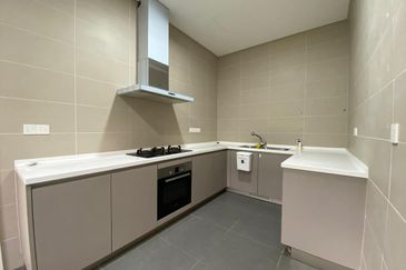 Emerald Bay @ Puteri harbour