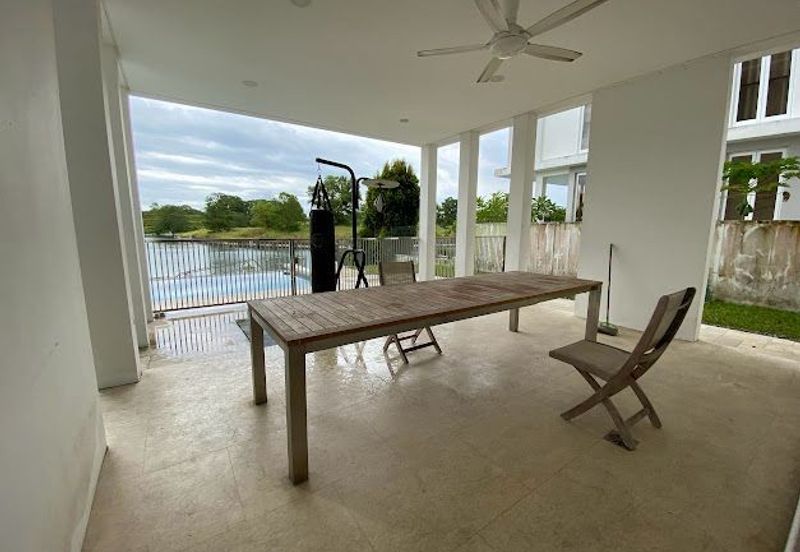 Emerald Bay @ Puteri harbour