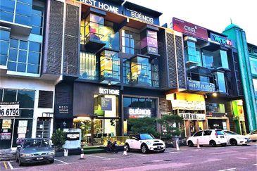 Pusat Perdagangan Danga Utama