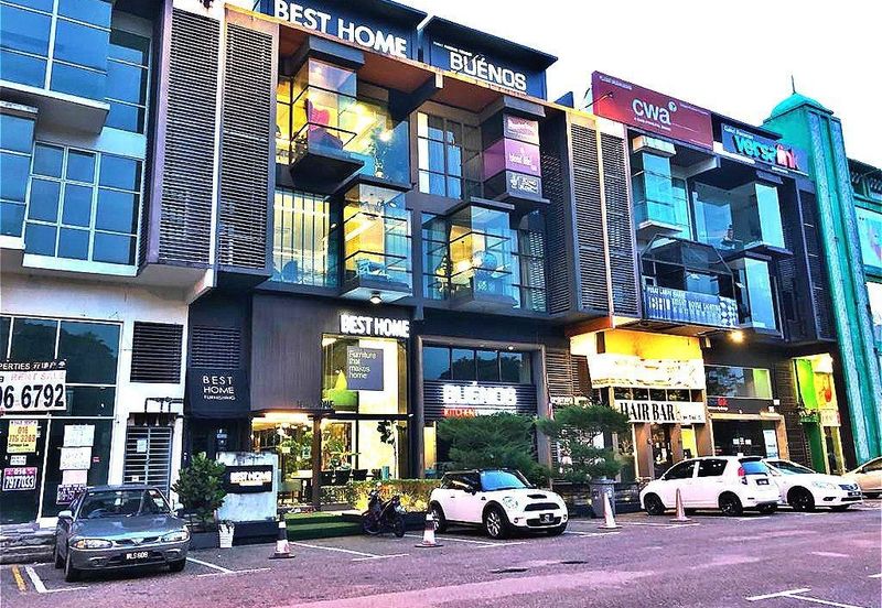 Pusat Perdagangan Danga Utama