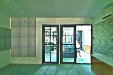 Pusat Perdagangan Danga Utama