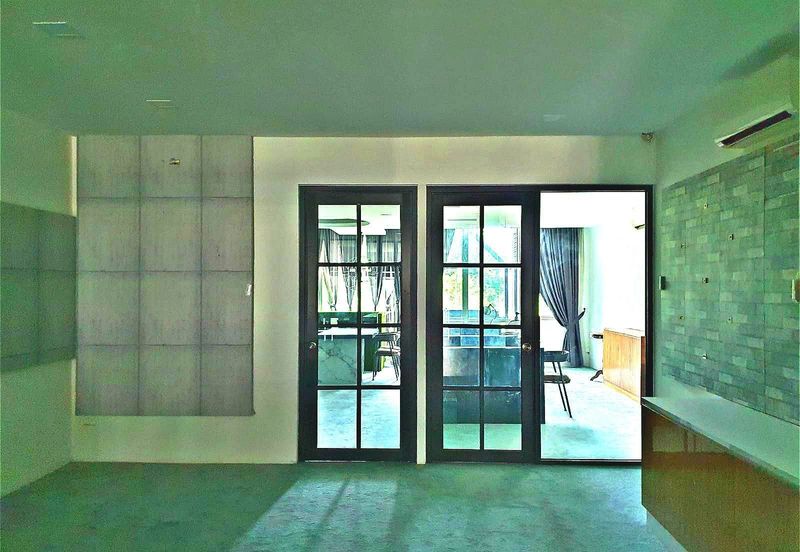 Pusat Perdagangan Danga Utama