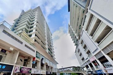 Akademik Suite @ Mount Austin