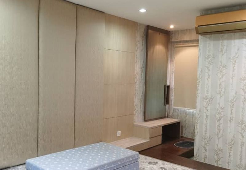 Bangunan Duta Impian (The Embassy Suites)