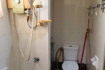 Bangunan Duta Impian (The Embassy Suites)