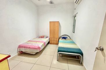 Dedaun Hijau (Greenfield Regency)