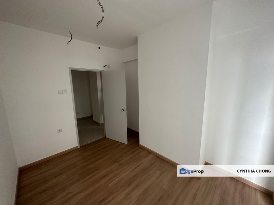 Midas Seri Alam 99% New 2+1 Bedroom Unit For Sale, Johor, Pasir Gudang