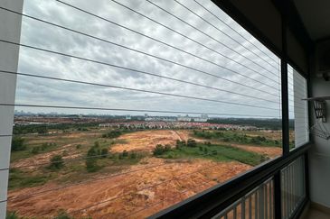 Seri Austin Luxury Apartment