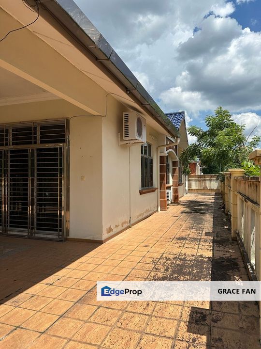 Taman Delima 2 Kluang  1-Storey Semi D for sale, Johor, Kluang