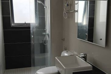 Baypoint @ Country Garden Danga Bay