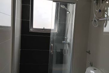 Baypoint @ Country Garden Danga Bay