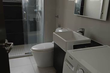 Baypoint @ Country Garden Danga Bay