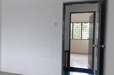 Baypoint @ Country Garden Danga Bay