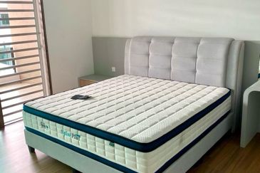 Baypoint @ Country Garden Danga Bay