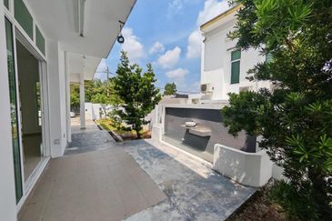 DOUBLE STOREY SEMI DETACHED HOUSE