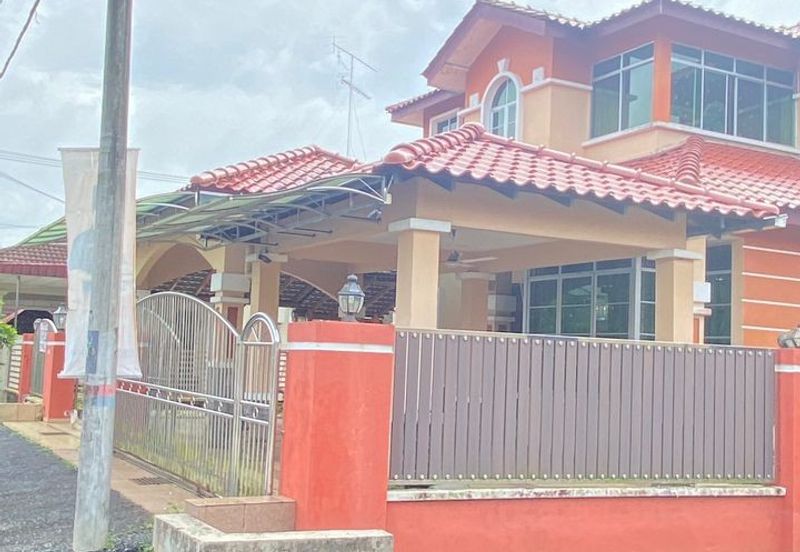 2-Storey Bungalow House for Sale