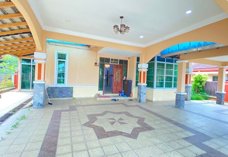 2-Storey Bungalow House for Sale