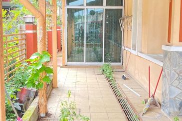 2-Storey Bungalow House for Sale